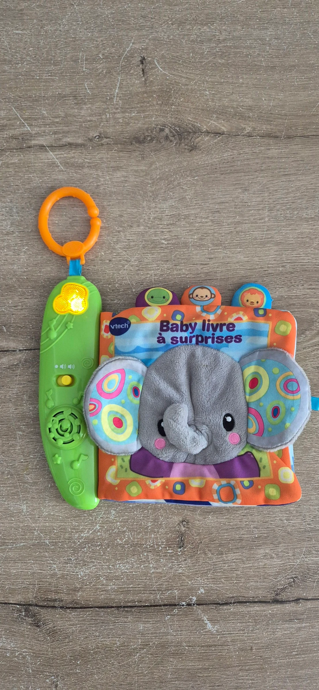 Livre interactif Baby livre des surprises 